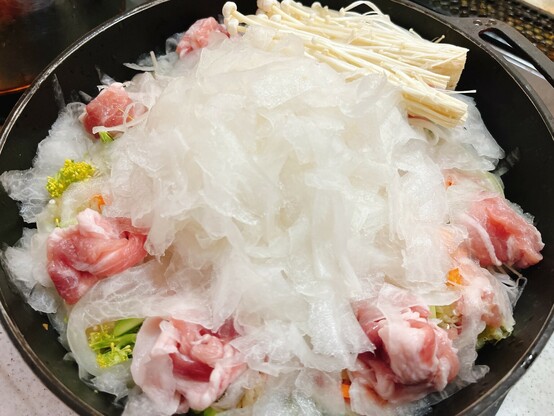 上からピーラーで削った大根で蓋！