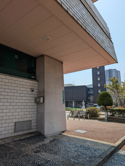 定礎がある場所は北側の角のところ。